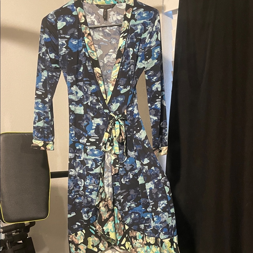 BCBGMaxAzria Blue and Green Floral 3/4 sleeve wrap dress